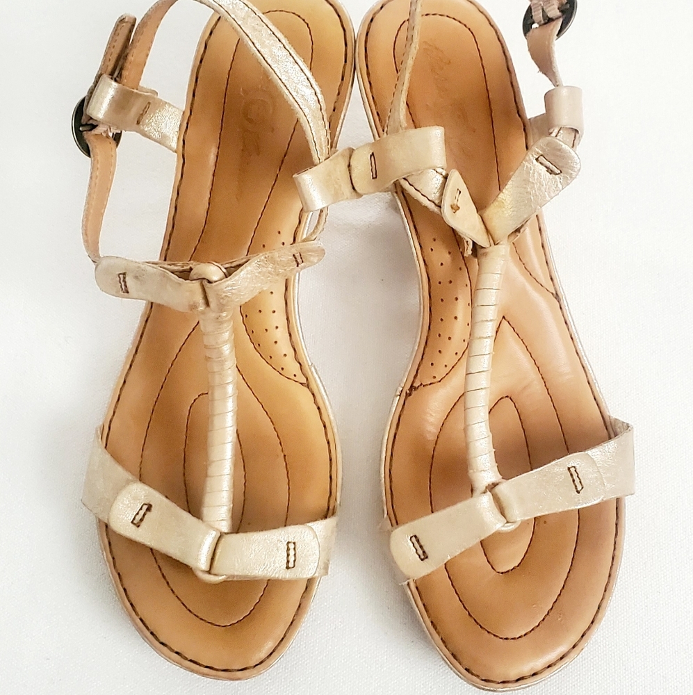 🎀Born Metallic Gold Sandals🎀